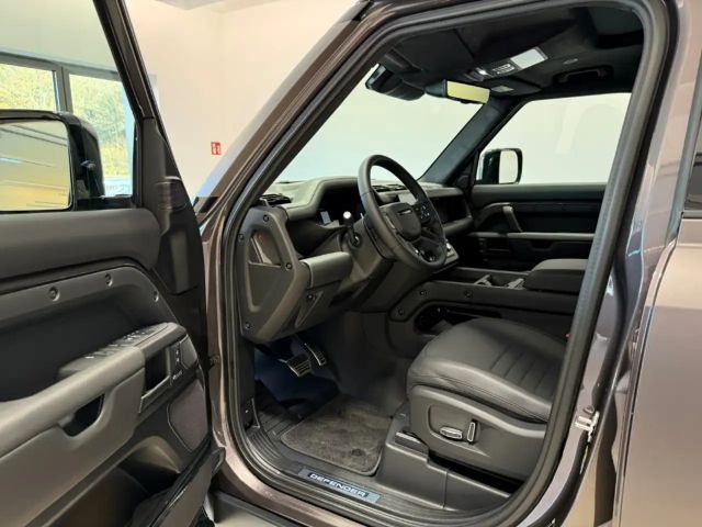 Land Rover Defender 110