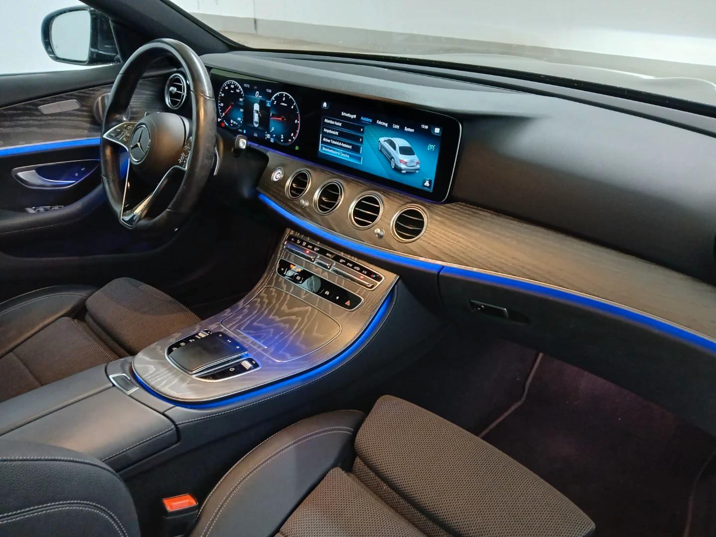 Mercedes-Benz E 220 Sedan