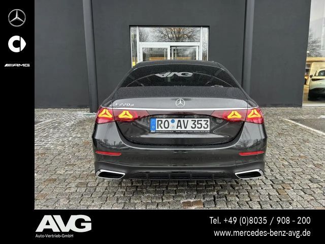 Mercedes-Benz E 220 AMG Line E 220 d Sedan