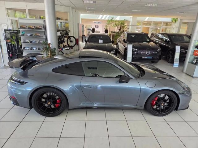 Porsche 992 Carrera Coupé GTS