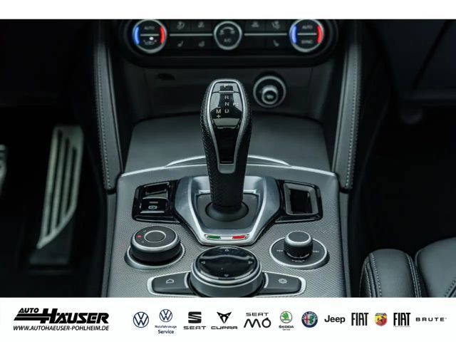 Alfa Romeo Stelvio AT8 Q4 Veloce