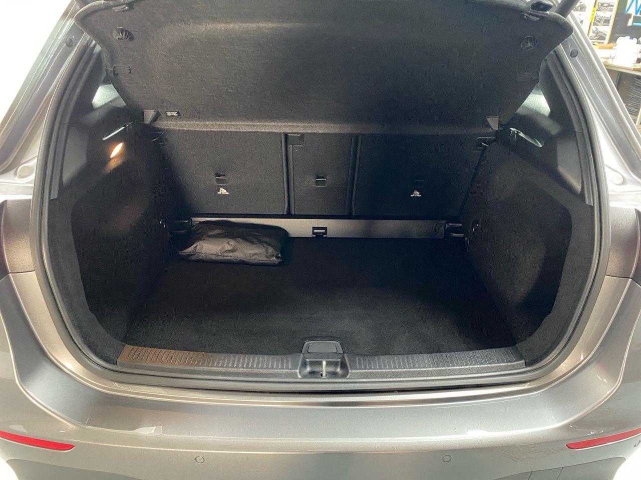 Mercedes-Benz B 180 Progressive Sedan