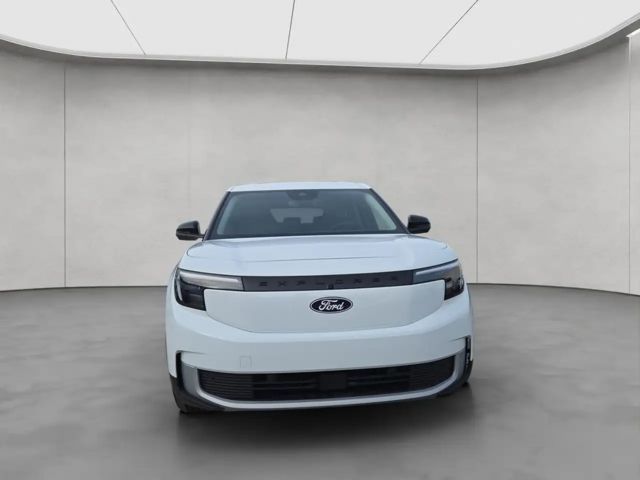 Ford Explorer Extended range RWD