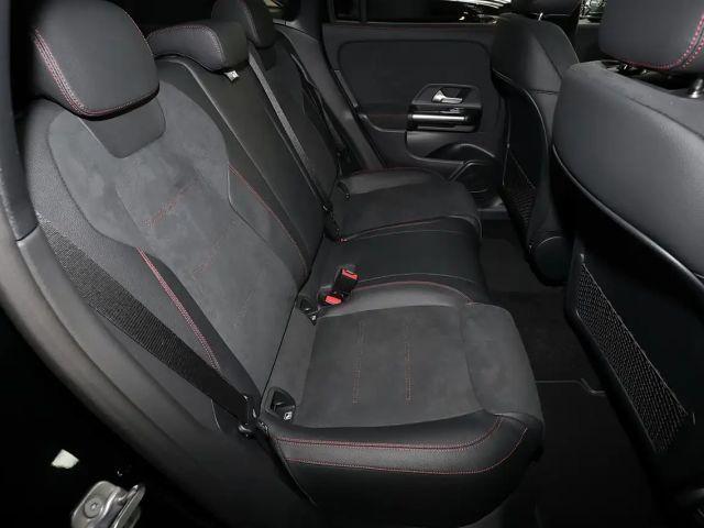 Mercedes-Benz GLA 200 AMG Line