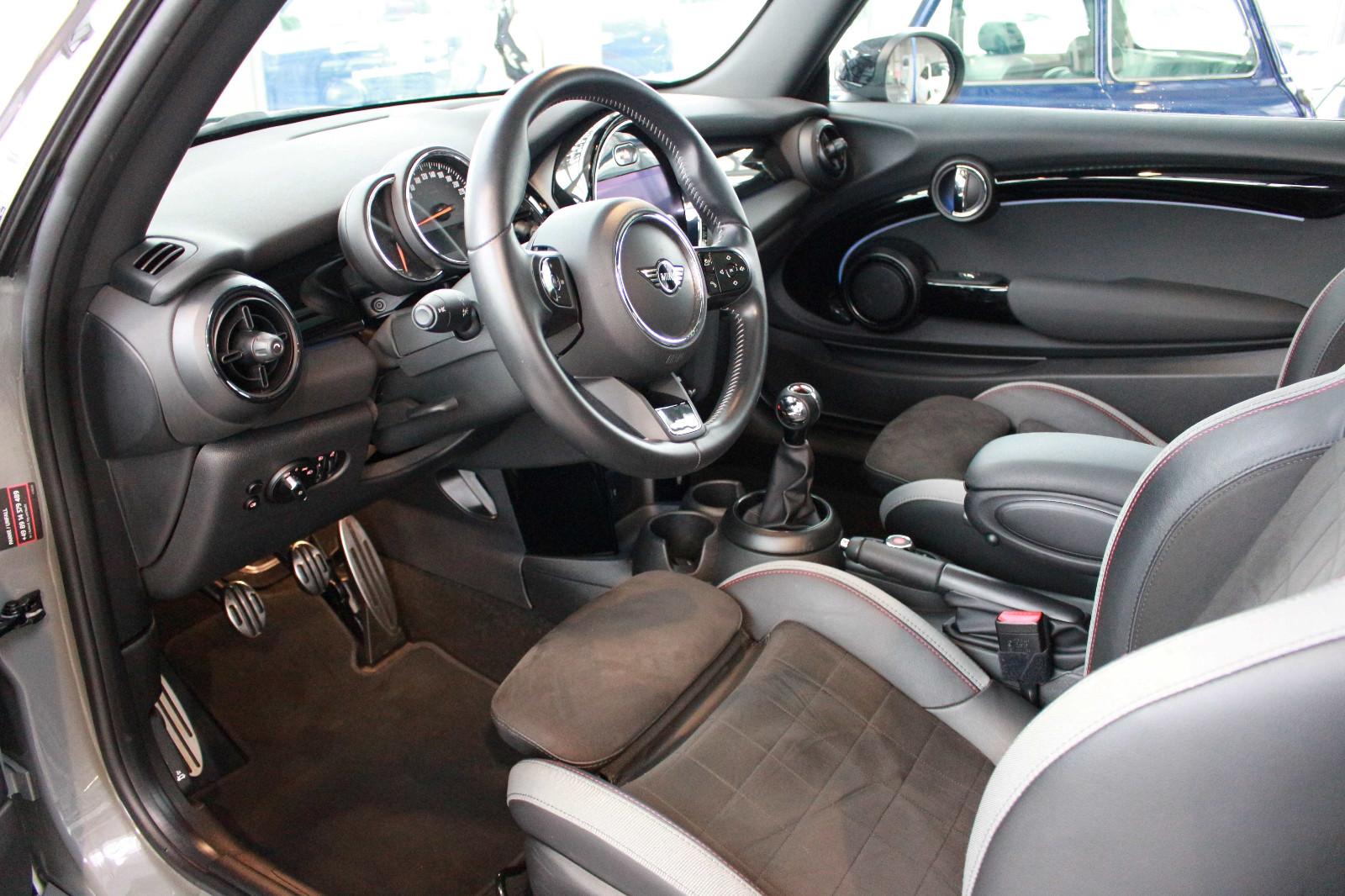 MINI Cooper John Cooper Works