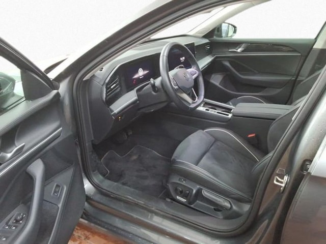 Volkswagen Passat 1.5 eTSI Business DSG Variant
