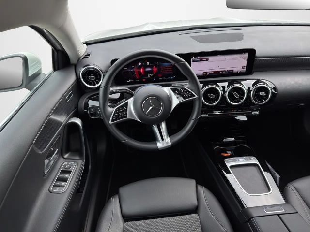 Mercedes-Benz A 220 4MATIC Progressive