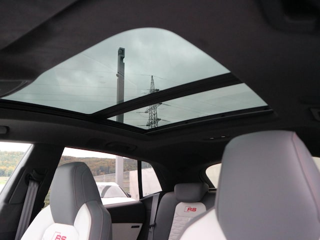 Audi RS Q8 Performance Quattro