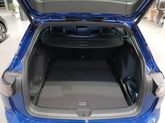 Volkswagen Golf 1.5 eTSI R-Line Variant