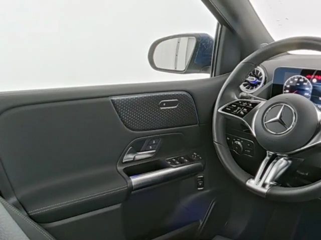 Mercedes-Benz B 200 Progressive Sedan