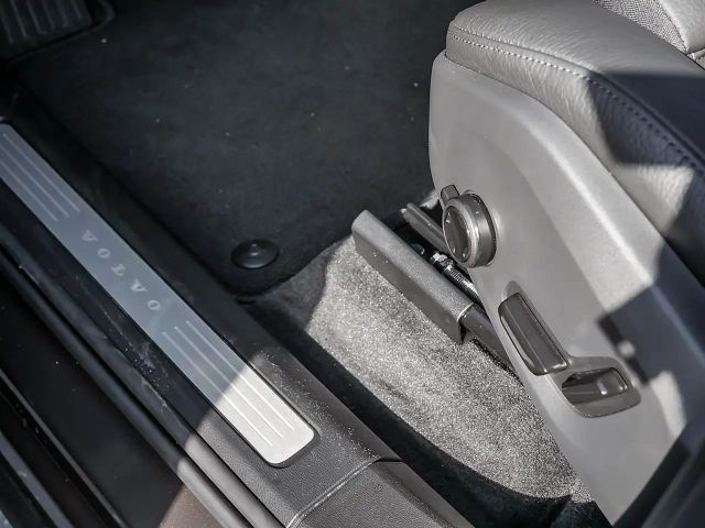 Volvo XC60 AWD Dark Plus Recharge T6