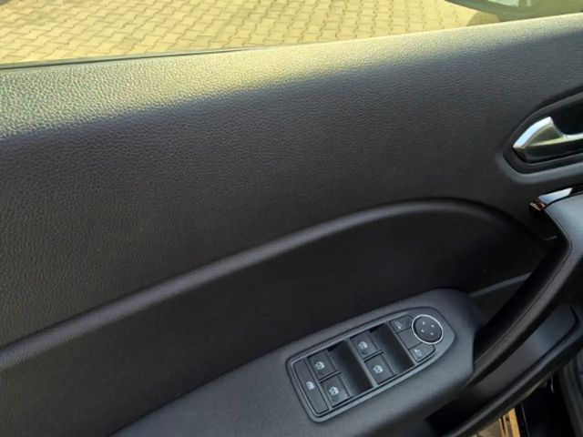 Renault Captur EDC Evolution Hybrid TCe 140