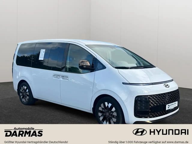 Hyundai Staria Signature