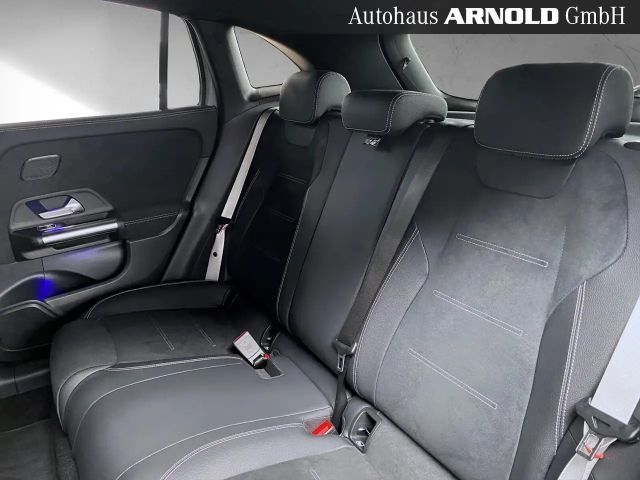 Mercedes-Benz GLA 180 AMG Line