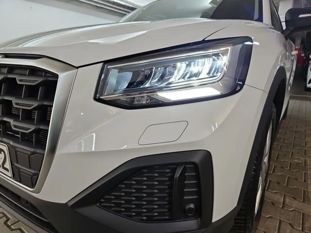 Audi Q2 AHK Assistenzpaket Schiebedach LED Einparkhil