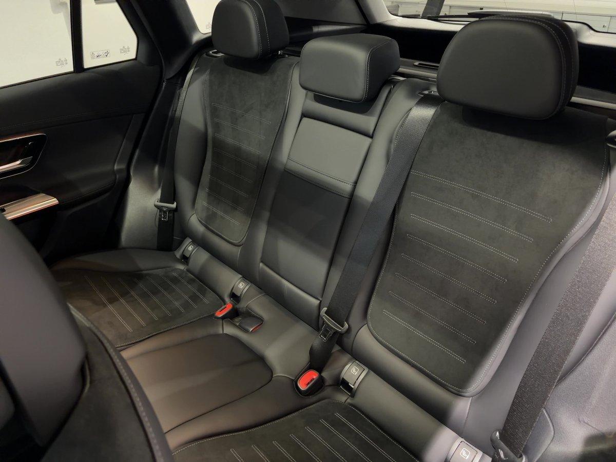 Mercedes-Benz GLC 300 4MATIC AMG Line GLC 300 d