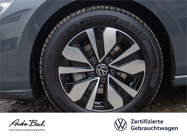 Volkswagen Golf 1.5 eTSI DSG Variant