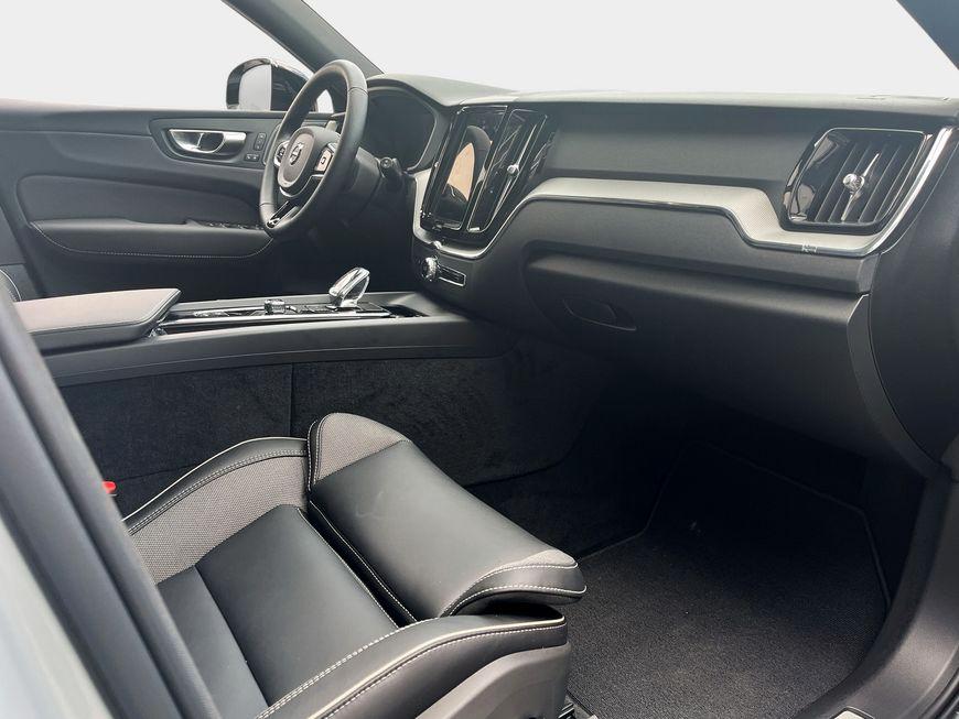 Volvo XC60 AWD Dark Plus T6