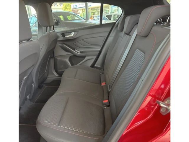 Ford Focus EcoBoost ST Line