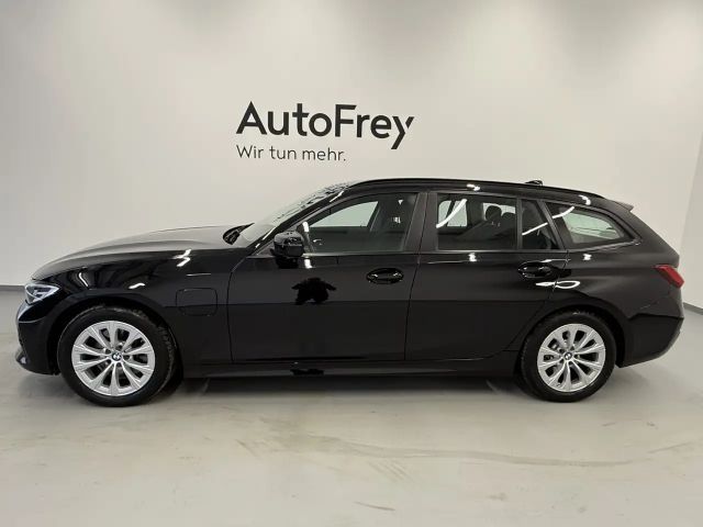 BMW 320 320e xDrive