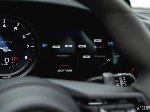 Porsche 992 4 Cabrio GTS Targa