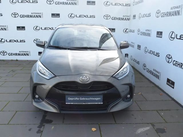 Toyota Yaris Club Hatchback