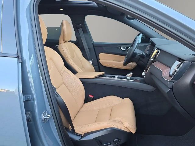 Volvo XC60 AWD Dark Plus