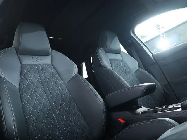 Audi A3 Hybride S-Line Sedan