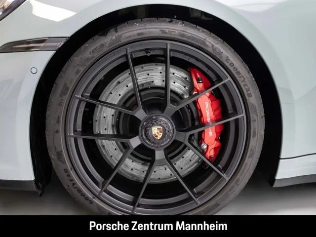 Porsche 992 Cabrio Carrera GTS