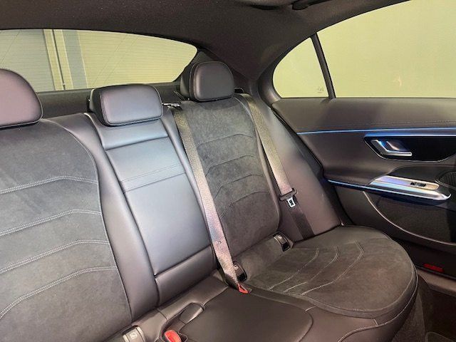 Mercedes-Benz E 220 E 220 d Sedan