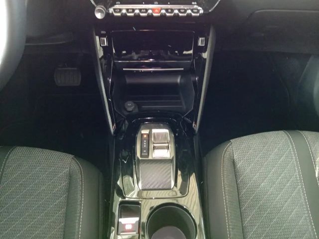 Peugeot 2008 1.2 136 A llure ACC+LED+SHZ+KlimaA+PDC+AUT