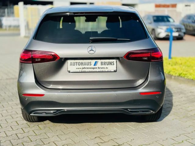 Mercedes-Benz B 200 Progressive Sedan