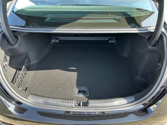 Mercedes-Benz C 180 AVANTGARDE Sedan