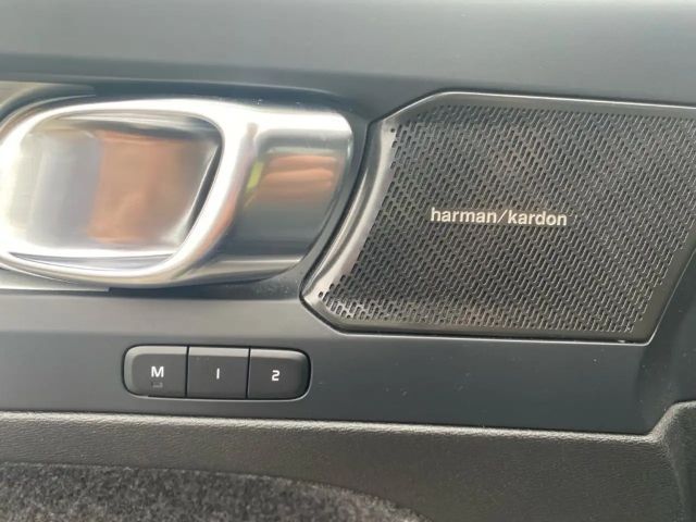 Volvo XC40 Dark Plus