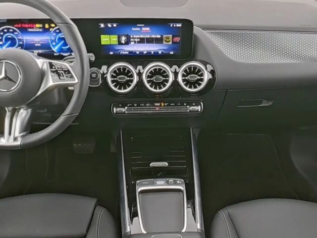 Mercedes-Benz EQA 300 4MATIC Advanced