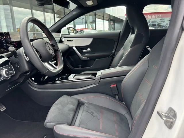 Mercedes-Benz CLA 200 AMG Line