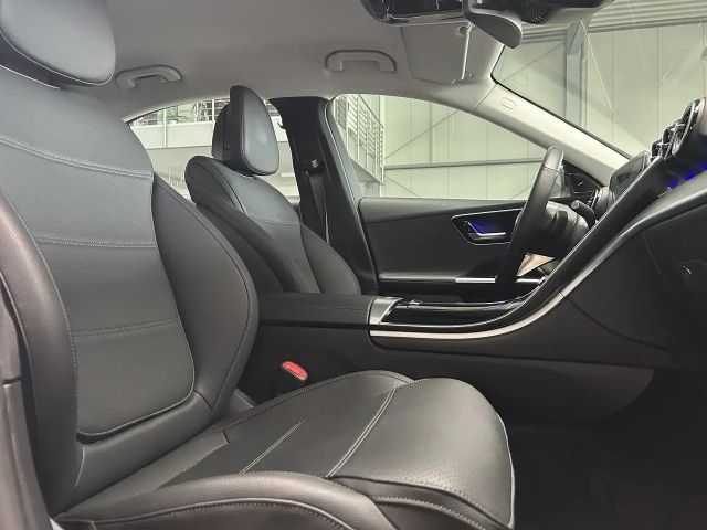 Mercedes-Benz C 200 AVANTGARDE Sedan