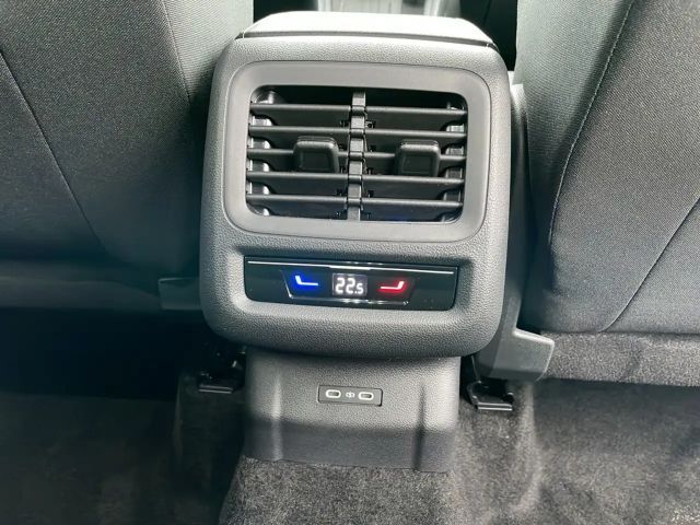 Volkswagen T-Roc 1.5 eTSI DSG Life