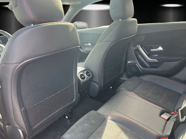 Mercedes-Benz A 250 4MATIC AMG Line