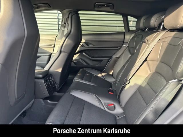 Porsche Taycan 4S Cross Turismo