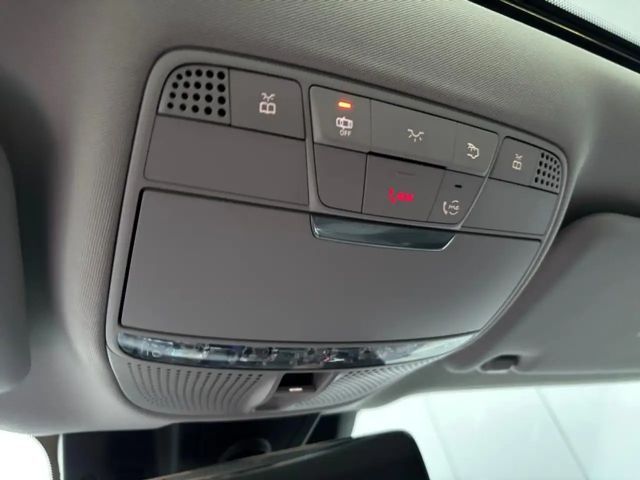 Mercedes-Benz E 300 AVANTGARDE Sedan