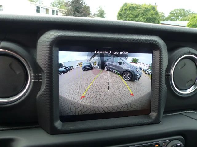 Jeep Wrangler Sahara