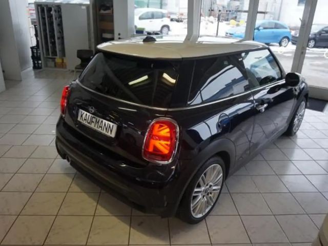 MINI Cooper COOPER 1,5 CAMDEN LEDER NAVI LED SHZ TEMPOMAT 17"