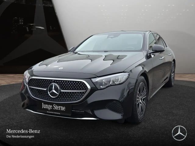Mercedes-Benz E 200 AVANTGARDE Sedan