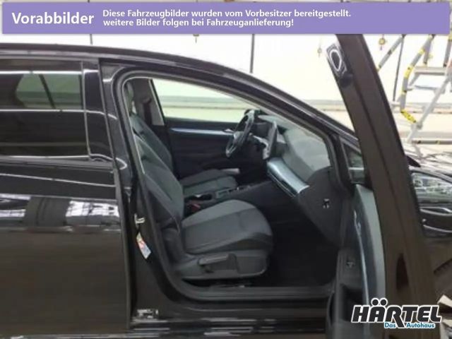 Volkswagen Golf 1.5 eTSI DSG