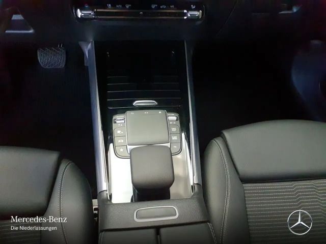 Mercedes-Benz B 180 Progressive Sedan