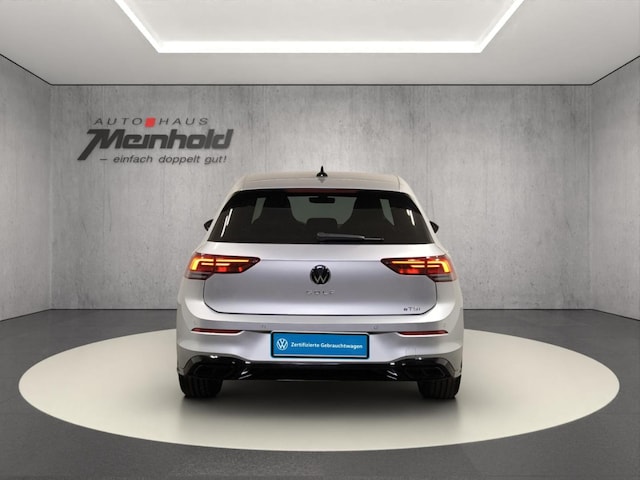 Volkswagen Golf 1.5 TSI DSG Plus R-Line