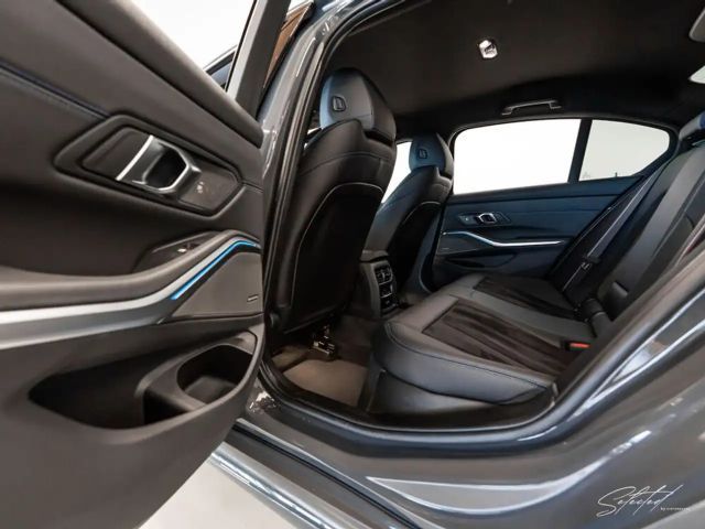 BMW 330 330i M-Sport Sedan xDrive