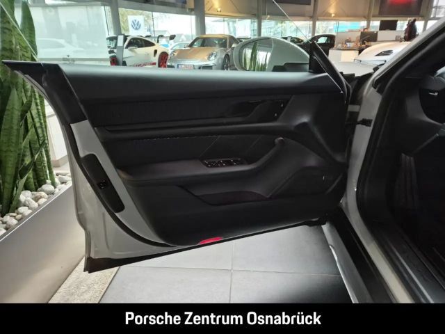Porsche Taycan 4 Cross Turismo