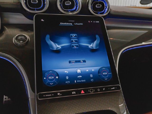 Mercedes-Benz C 200 AMG Line Sedan